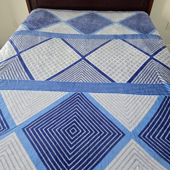 Soft Plush Blanket King Size - Picture 1 of 4